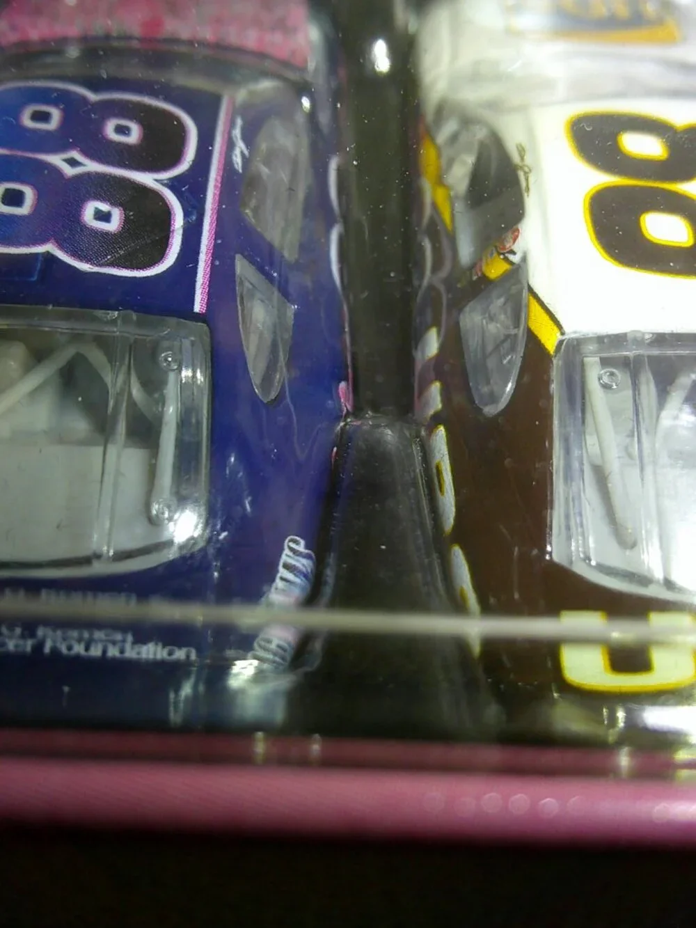 2004 RCCA Race Fans For a Cure Dale Jarrett #88, 1:64 Cars UPS Breast Cancer Tin